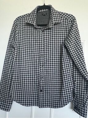 Express Men's Black and White Houndstooth Button-Down Shirt (Small)